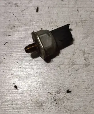 Peugeot 2008 I Fuel pressure sensor 9675330380