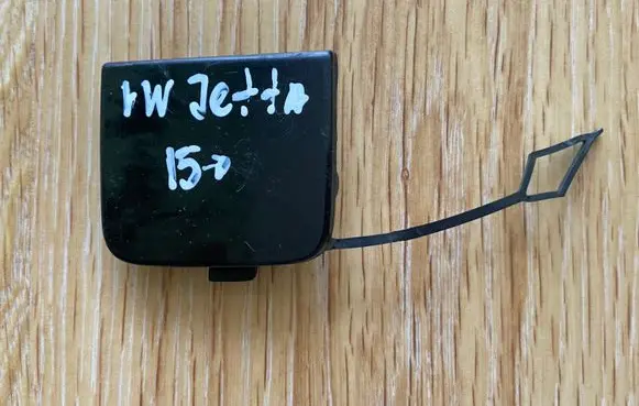 Volkswagen Jetta VI Front tow hook cap/cover 5C6807241F 1620203