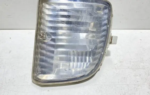 Toyota RAV 4 (XA20) Front indicator light