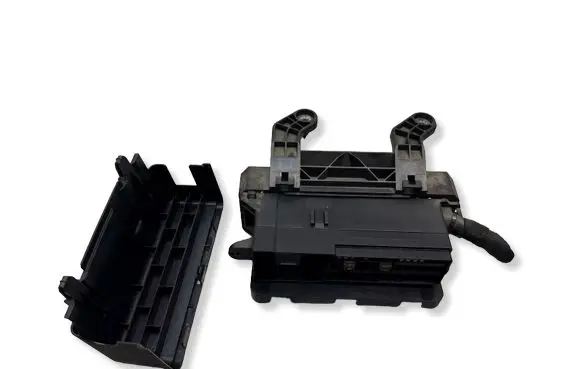 Volvo V40 Fuse module AV6T14K131AB