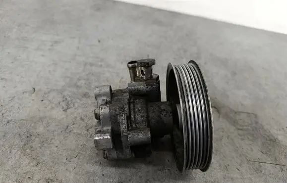 Audi A4 S4 B6 8E 8H Power steering pump 8E0145153