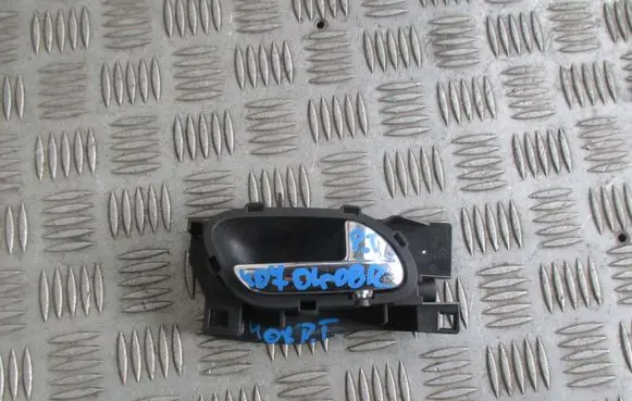Peugeot 407 Front door interior handle