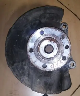 Volvo XC70 Front wheel hub spindle knuckle