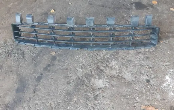 Renault Megane II Front bumper lower grill 8200412379