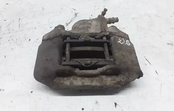 Mitsubishi Pajero Sport I Rear brake caliper
