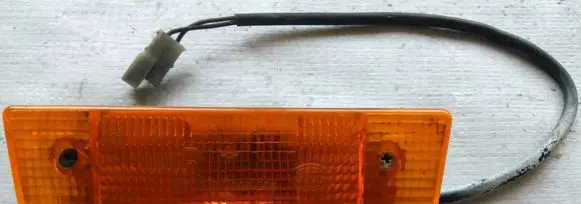Volkswagen PASSAT B2 Front indicator light 321953049