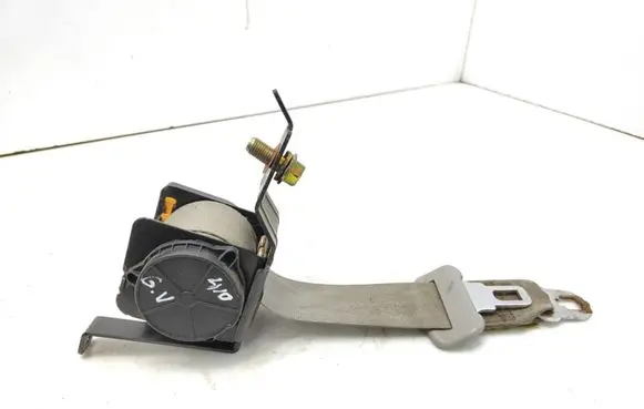Middle seatbelt (rear)