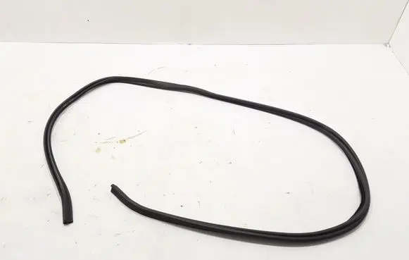 Renault Megane III Trunk rubber seal (body) 908300022R
