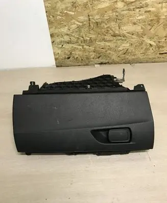 BMW 1 F20 F21 Glove box