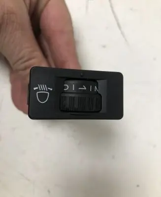 Peugeot 208 Headlight level height control switch 96384422XT