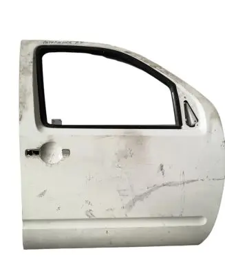 Nissan Pathfinder R51 Front door