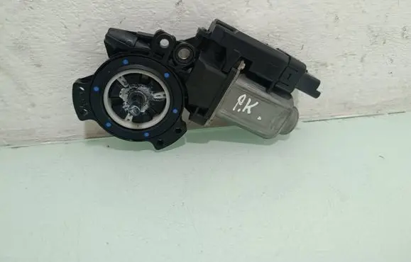 Hyundai Santa Fe Front door window regulator motor 400905H D22629T11