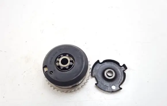 BMW 5 GT F07 Camshaft pulley/ VANOS 13610513DE 13610513 136105