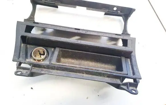 BMW 3 E46 Car ashtray 51168268887a 31022-0000