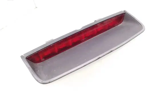 Third/center stoplight