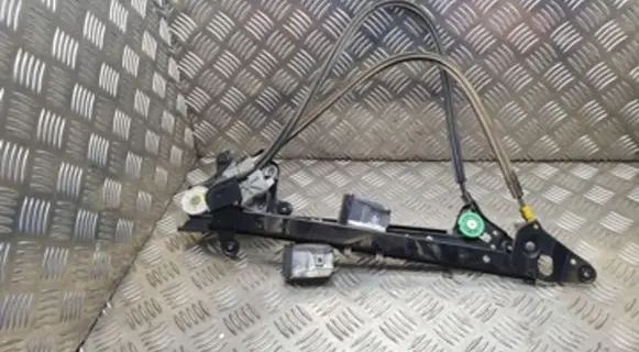 Rear door manual window regulator