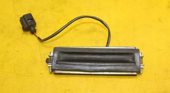 Volkswagen PASSAT B5 Tailgate/trunk/boot exterior handle 3B9827566C