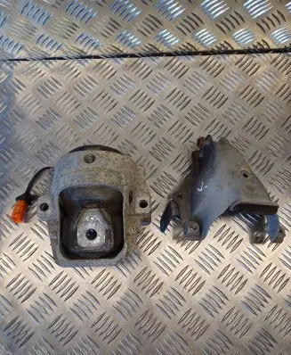 Audi Q5 SQ5 Engine mount bracket 8R0199381 8K0399059H