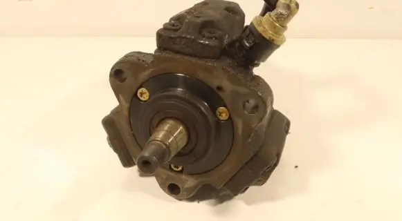 Alfa Romeo GT Fuel injection high pressure pump 0445010071