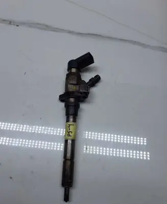 Volvo V50 Fuel injector 9657144580