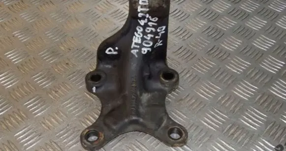 Mercedes-Benz SL R231 Engine mounting bracket