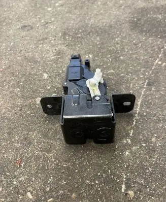 KIA Sorento Tailgate window lock/catch/latch 871303E000