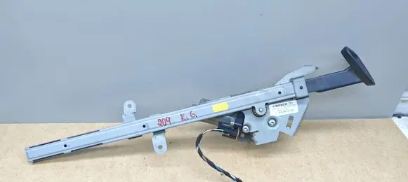 Mercedes-Benz CLK A209 C209 Seat belt height adjuster 2098600182