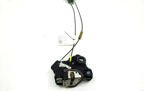 Toyota Hilux (AN10, AN20, AN30) Front door lock 690300K060