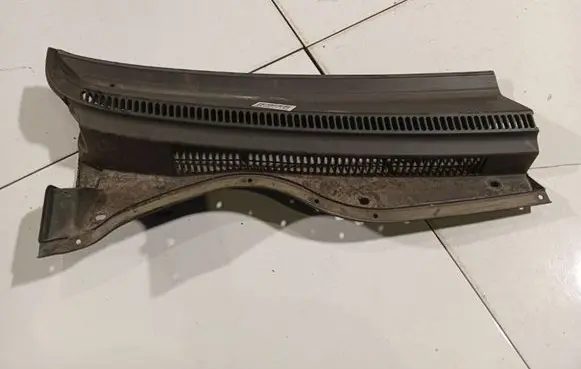 Toyota Corolla Verso AR10 Wiper trim 