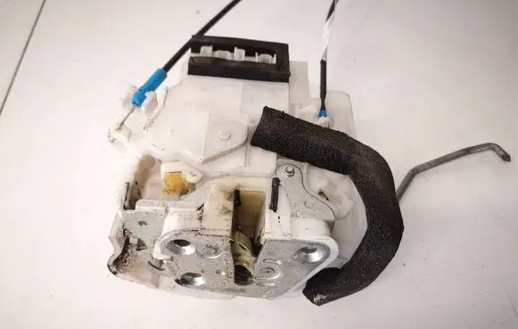 Subaru Outback Front door lock 