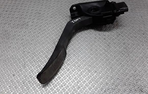 Ford Fiesta Accelerator throttle pedal 8V219F836AA