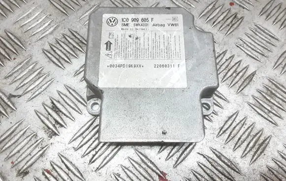Skoda Superb B5 (3U) Airbag control unit/module 1C0909605F