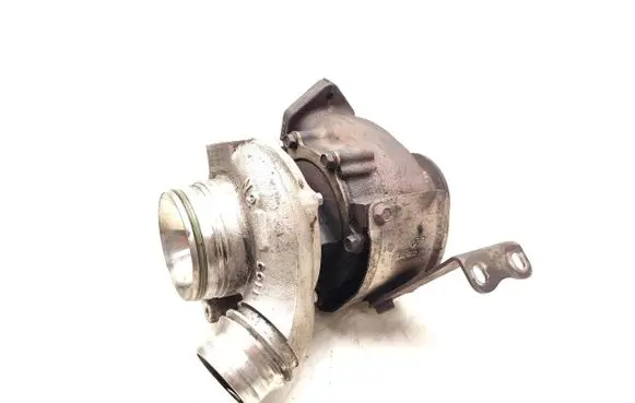 BMW 5 E60 E61 Turbo 7808477 49135-05885