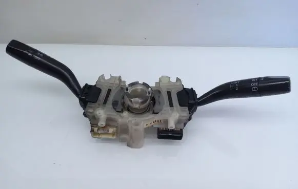 Mazda 626 Wiper turn signal indicator stalk/switch 17B366