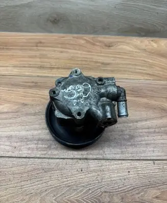 Volkswagen Caddy Power steering pump 4F0145156A 7651955133