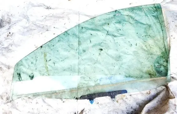 Nissan Almera Tino Front door window glass four-door