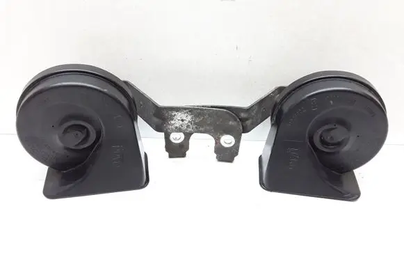 Volvo V50 Horn signal 30744028 30744027