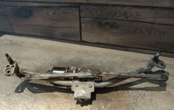 Volkswagen Polo IV 9N3 Front wiper linkage and motor 6Q1955113A 443122288017