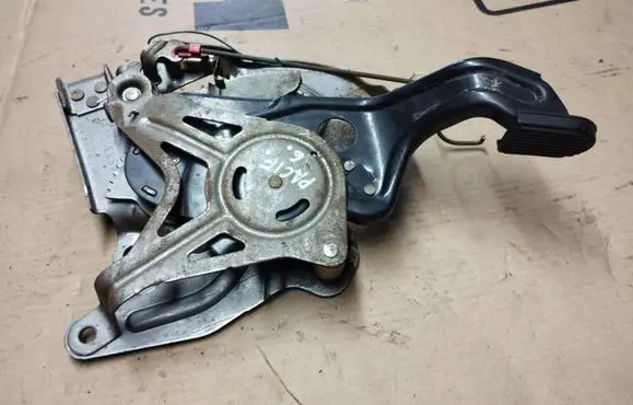 Chrysler Pacifica Handbrake interior bracket 04683909AF