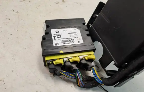 Dacia Sandero III Airbag control unit/module 985102865R 23052022 681032500C
