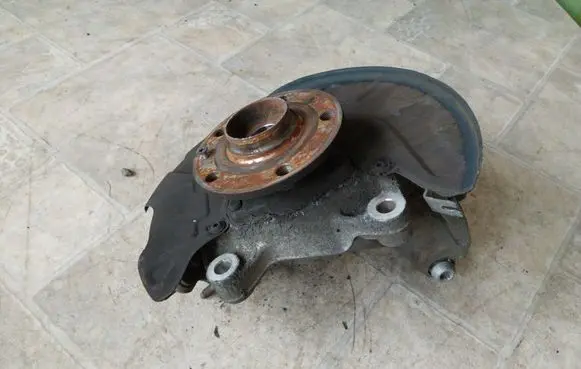 Volkswagen PASSAT B8 Front wheel hub 5Q0401258A