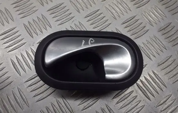 Renault Megane II Front door interior handle 8200028487