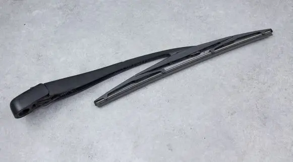 Nissan X-Trail T31 Rear wiper blade arm