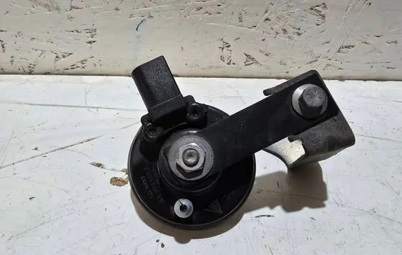 Porsche Cayenne (9Y0 9Y3) Horn signal 9y0951097