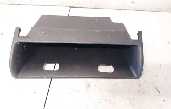 Glove box