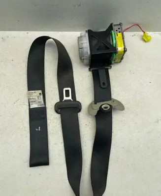 Toyota Auris 150 Front seatbelt 7322002220 160107