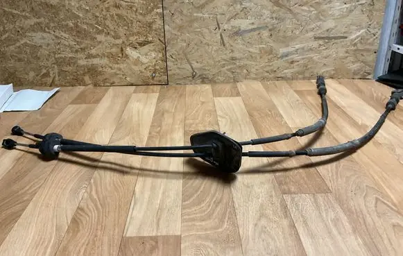 Honda FR-V Gear shift cable linkage 