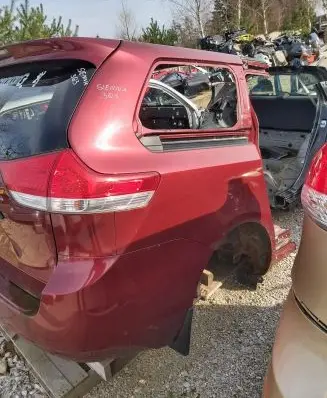 Toyota Sienna XL30 III Fender