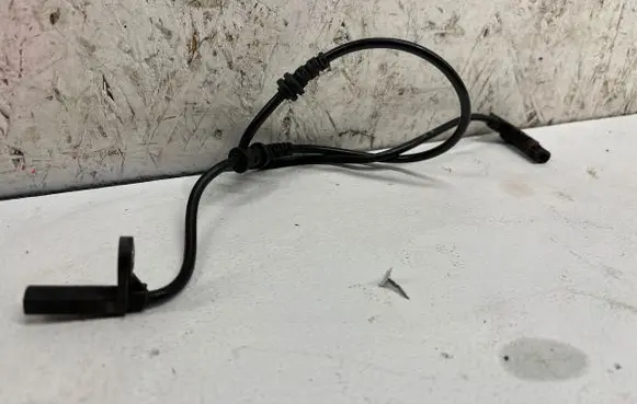 Mercedes-Benz C W204 ABS brake wheel speed sensor 0479001