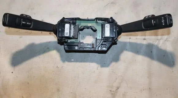 Volvo V60 Indicator stalk 31334643